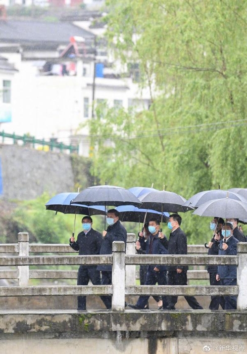 习近平在陕西省平利县考察脱贫攻坚情况