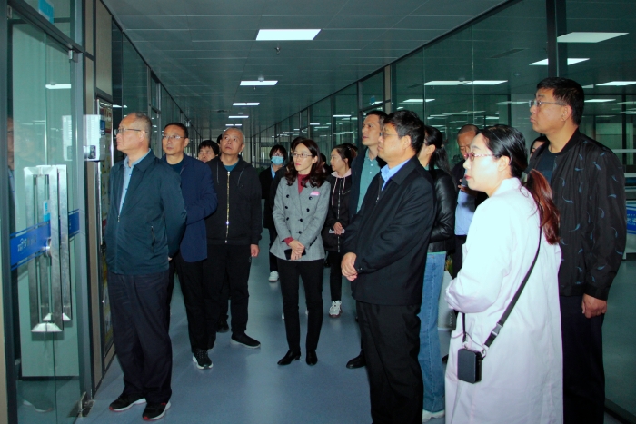 药品监管部门代表现场观摩了杨凌步长制药有限公司医药现代化生产基地01.jpg贺一辰摄 药品监管部门代表现场观摩了杨凌步长制药有限公司医药现代化生产基地01.jpg贺一辰摄