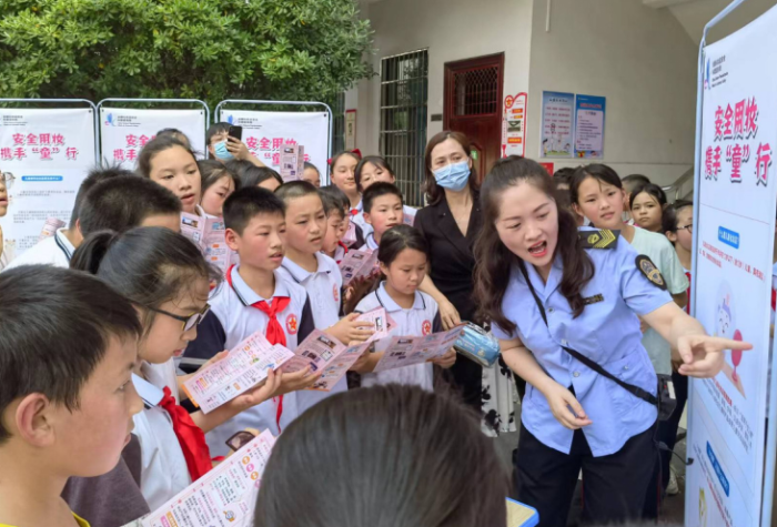 怀化开展儿童化妆品安全科普宣传活动