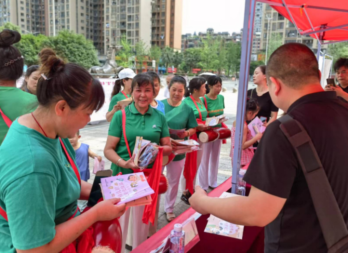 怀化开展儿童化妆品安全科普宣传活动