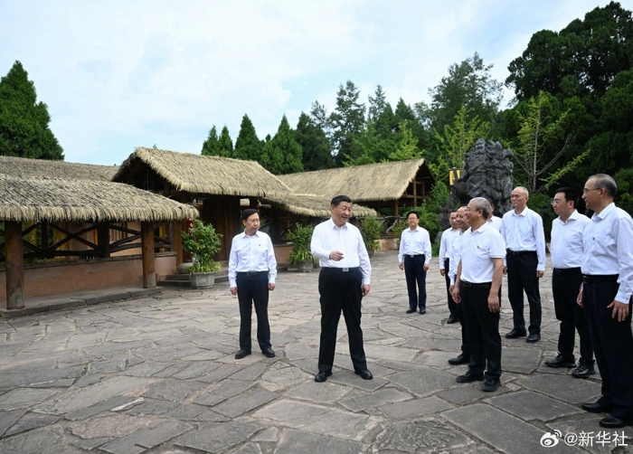 习近平在四川考察调研