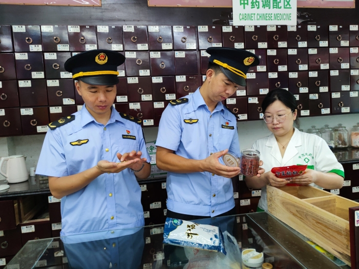 南丰加强汛期中药饮片质量监管2