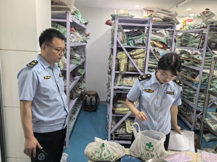 天津市药监局第三监管办联合六个区市场监管局深入实施药品监管“清源”行动01